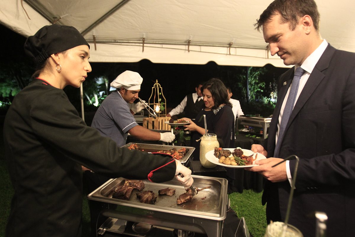 Empresarios americanos y guatemaltecos buscan reactivar compra y venta de carne de cordero. (Foto Prensa Libre: Carlos Hernández)