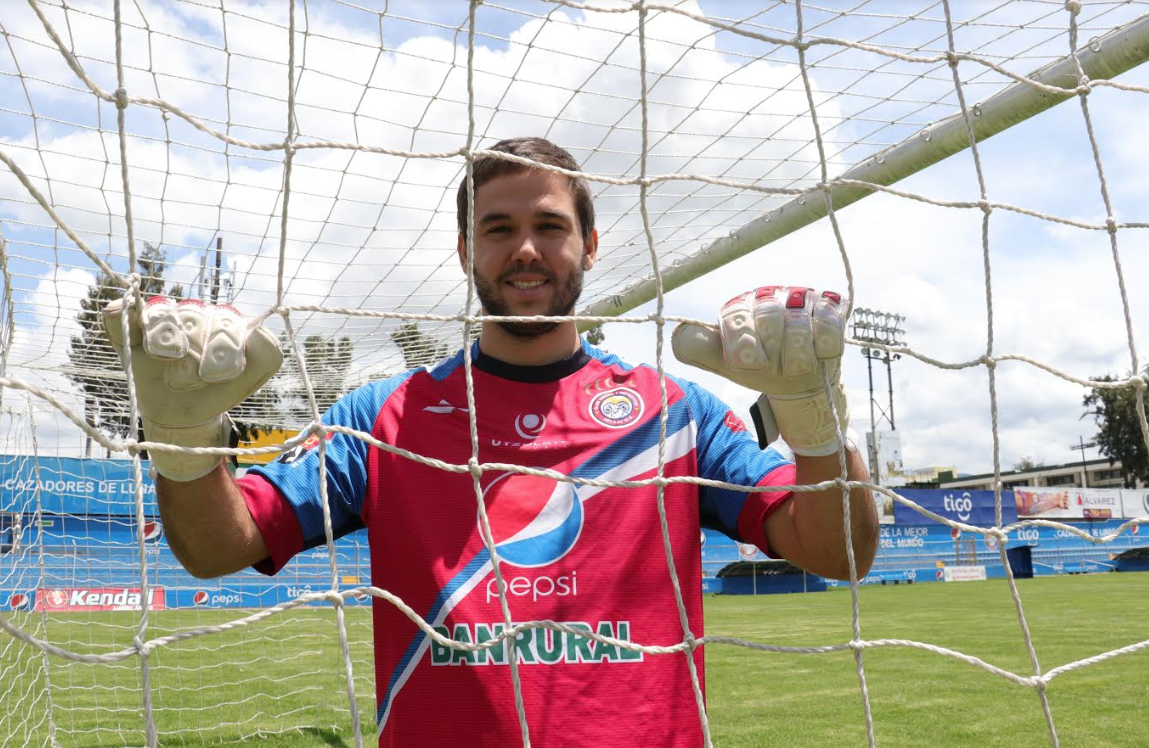 El portero Bernardo Long llega a reforzar el equipo de Ramiro Cepeda. (Foto Prensa Libre: Raúl Juárez)