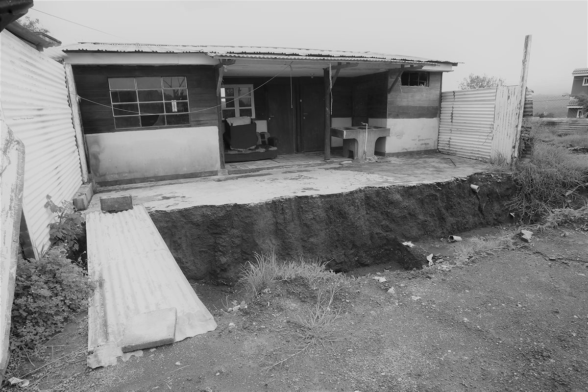 Los Vecinos de San Bartolomé Milpas Altas, Sacatepéquez, bautizaron el lugar como "la casa del terror". (Foto Prensa Libre: Érick Ávila)