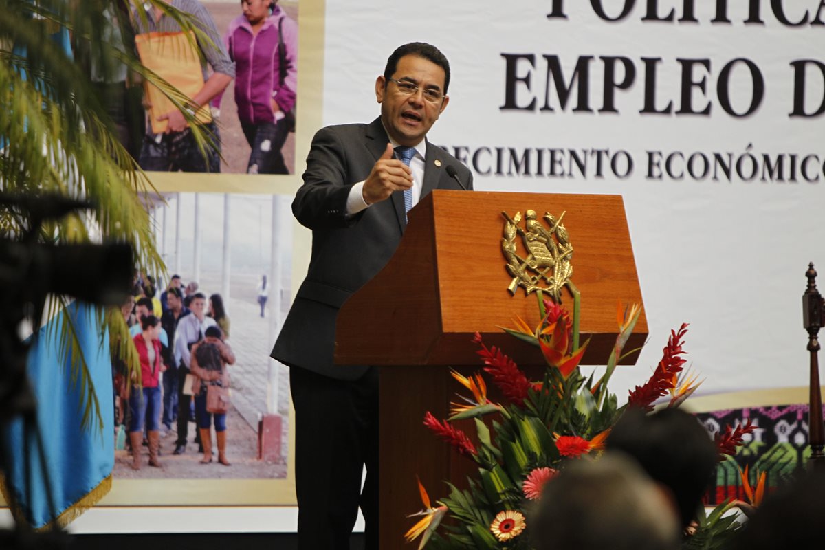 El presidente habló sobre rumores de golpe de Estado, una declaración que sorprendió hasta los ministros, quienes desconocen del tema.