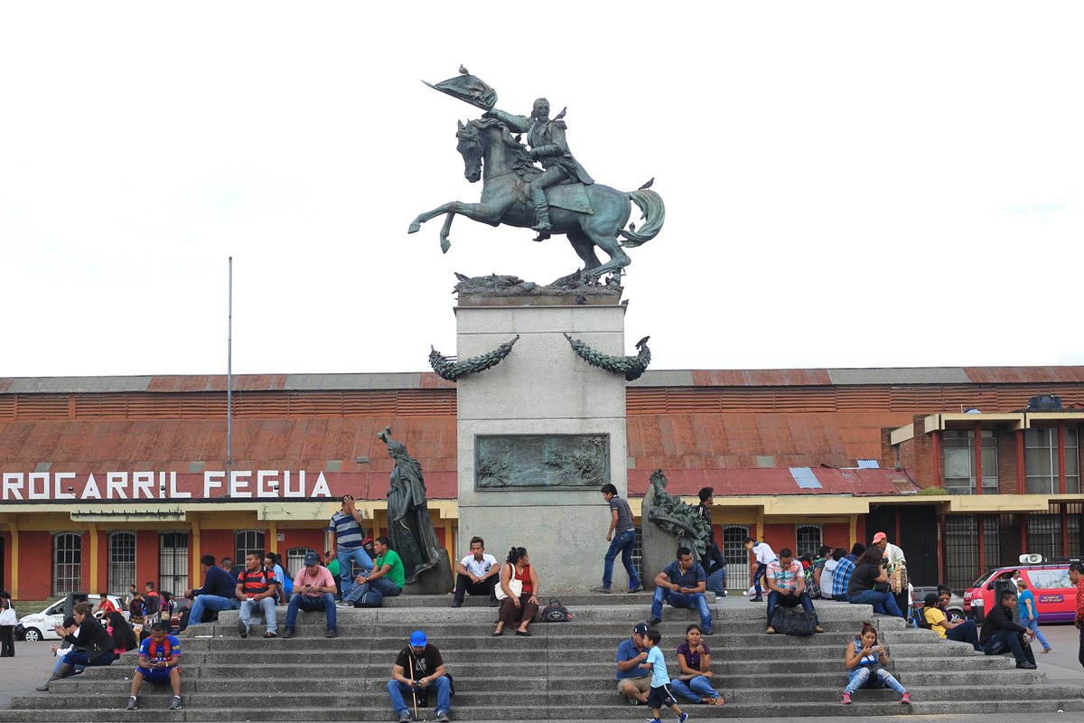 Monumento a Justo Rufino Barrios en la 18 calle y 9a. avenida zona 1. (Foto: Hemeroteca PL)