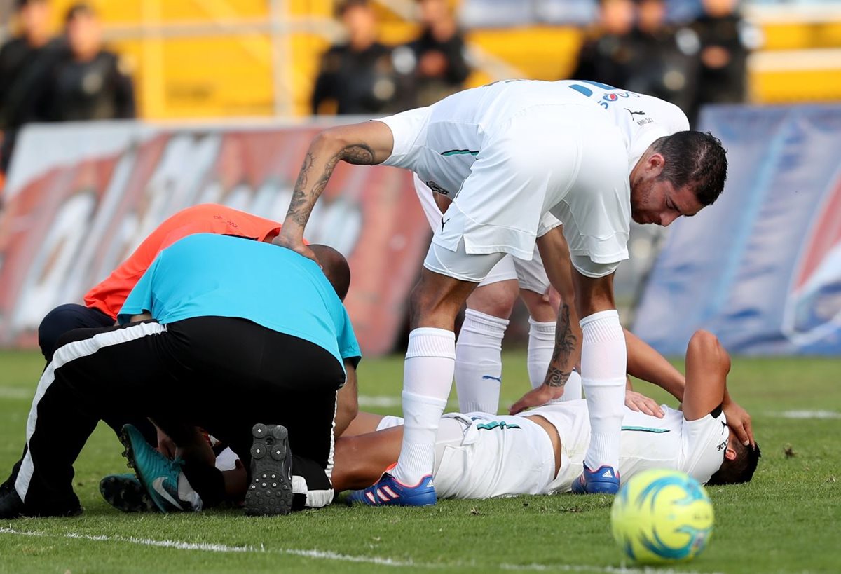 Rafa Morales, de Comunicaciones, sufrió una lesión del peroné que lo tiene fuera de las canchas. (Foto Hemeroteca PL).