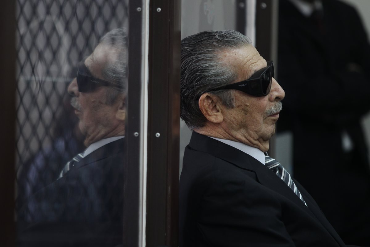 José Efraín Ríos Montt, cuando acudió a la audiencia por caso de genocidio en 2011. (Foto Prensa Libre: Hemeroteca)