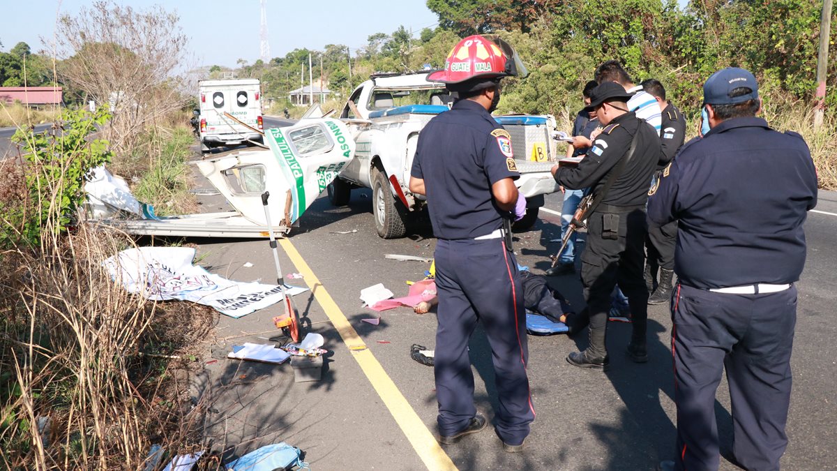 El accidente ocurrió en el km 123 Río Bravo, Suchitepéquez.(Foto Prensa Libre: Cristian Icó)