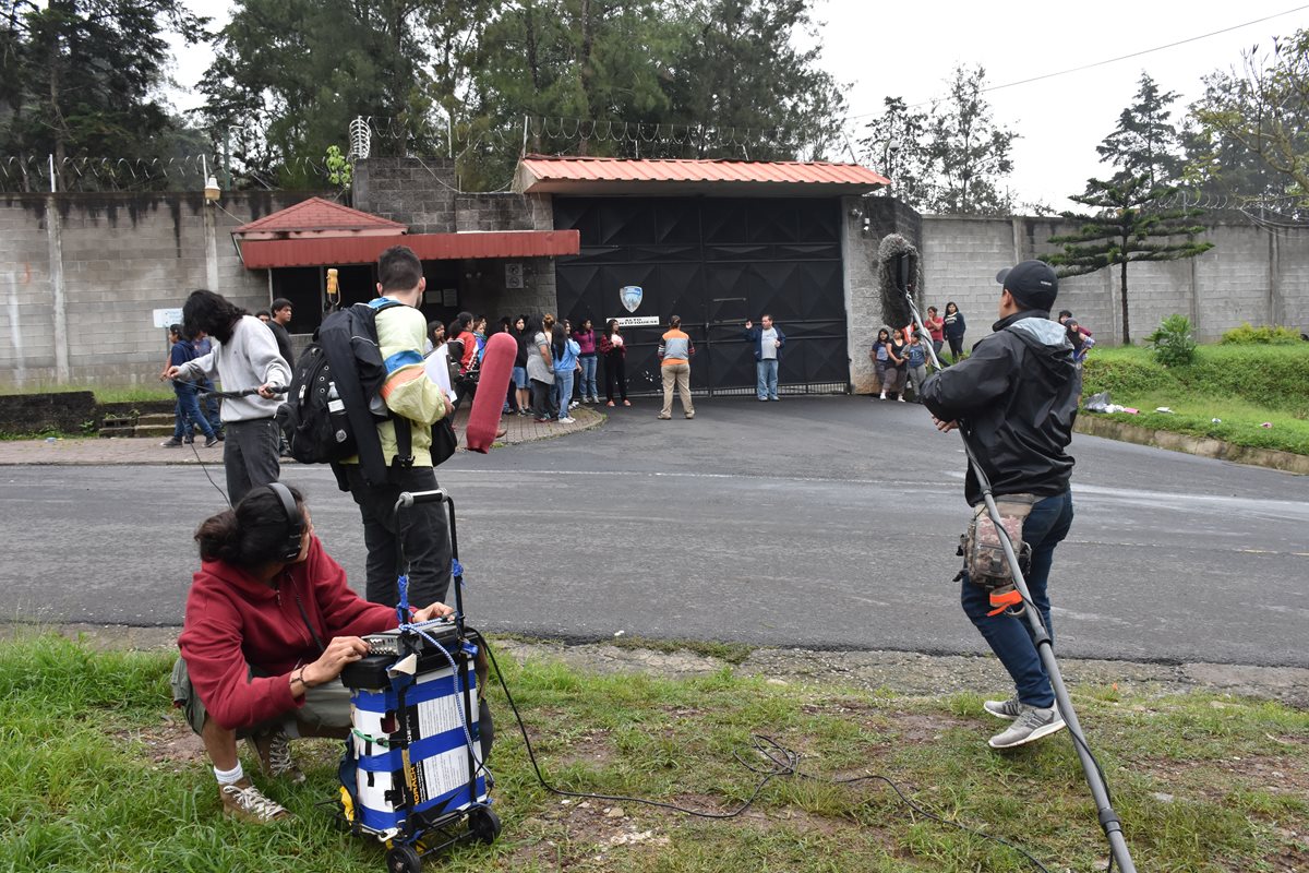 Parte del rodaje de la película "Hogar dulce hogar" se realizó en las afueras de Hogar Seguro Virgen de la Asunción. (Foto Prensa Libre: Cortesía Casa Comal)