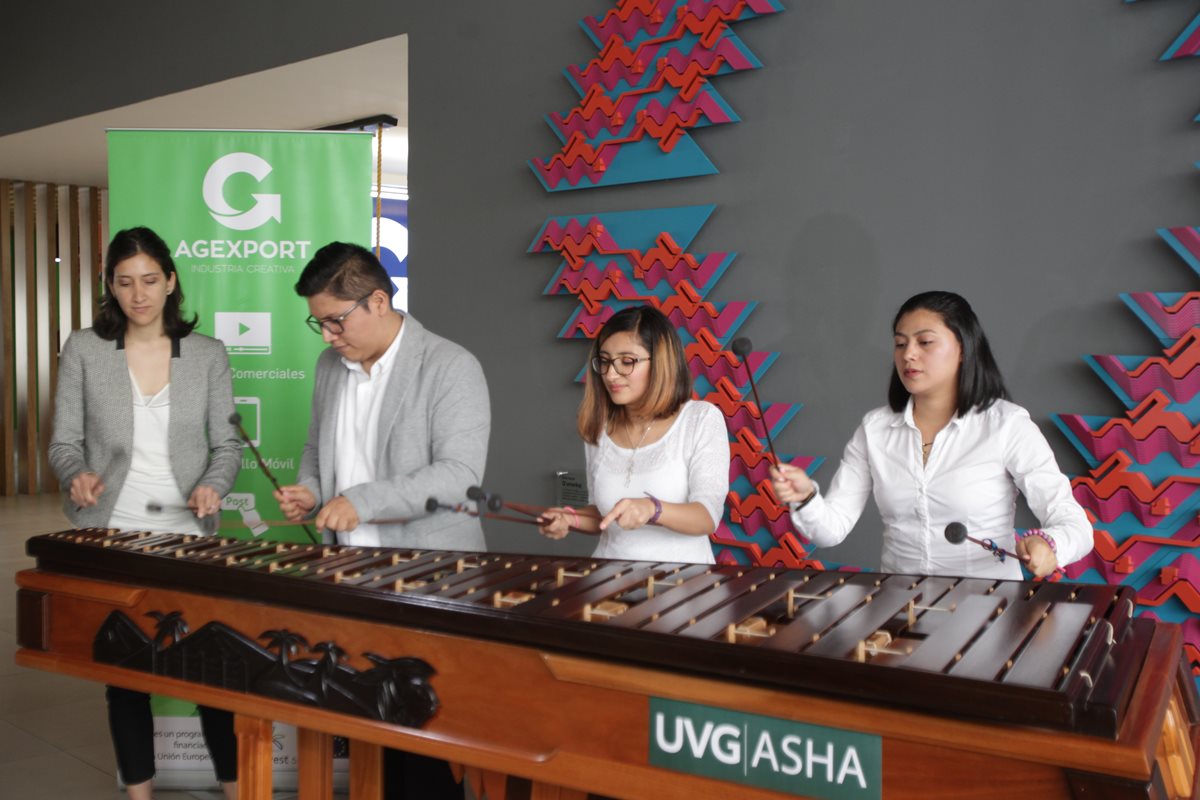 "Sugar", de Maroon 5, en una nueva versión interpretada por una marimba con talento juvenil (Foto Prensa Libre: Anna Lucía Ibarra).