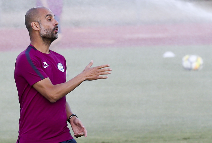 Pep Guardiola se encuentra en gira de preparación del Mánchester City en Los Ángeles, California. (Foto Prensa Libre: AFP)