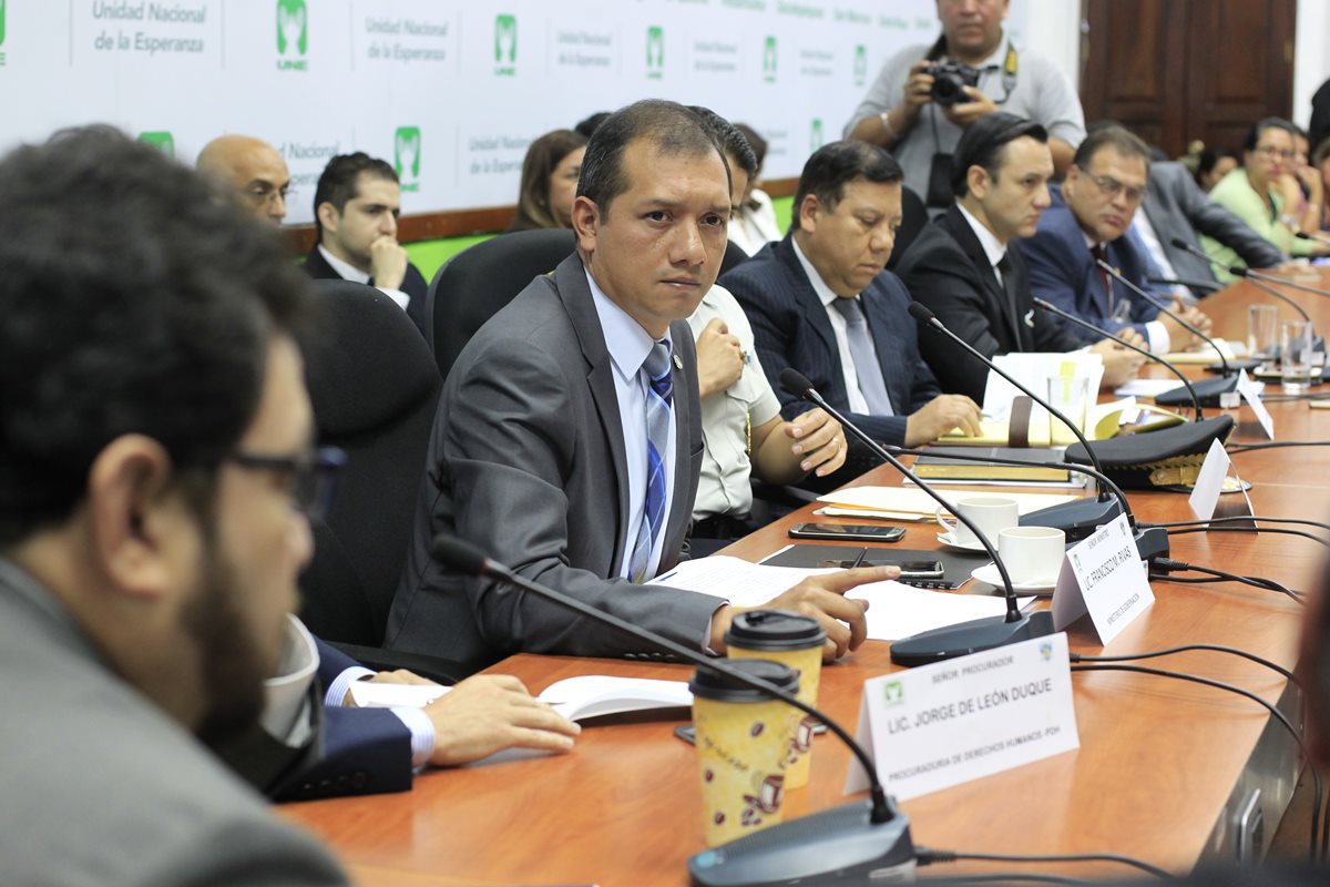 Varias autoridades fueron citadas ayer al Congreso para explicar las acciones ante los señalamientos contra la SAAS. (Foto Prensa Libre: HemerotecaPL)