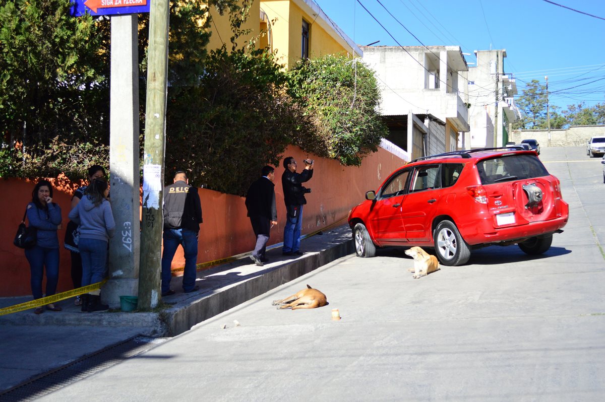 Kelvin Alexander López Ordóñez fue atacado cuando regresaba del colegio, había ido a dejar a sus hijos. (Foto Prensa Libre: Mike Castillo)