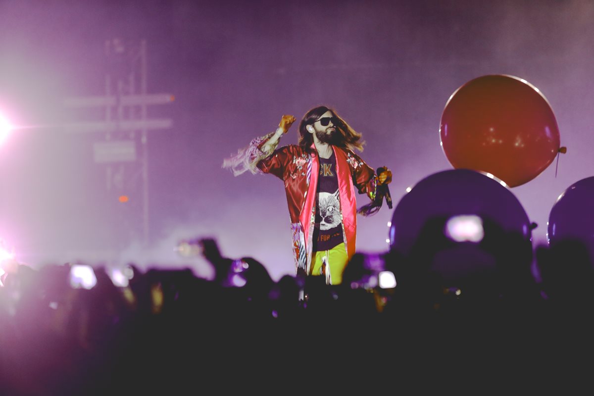 Jared Leto deleitó a los guatemaltecos con su ritmo y estilo durante el concierto en Fórum Majadas. (Foto Prensa Libre: Keneth Cruz)