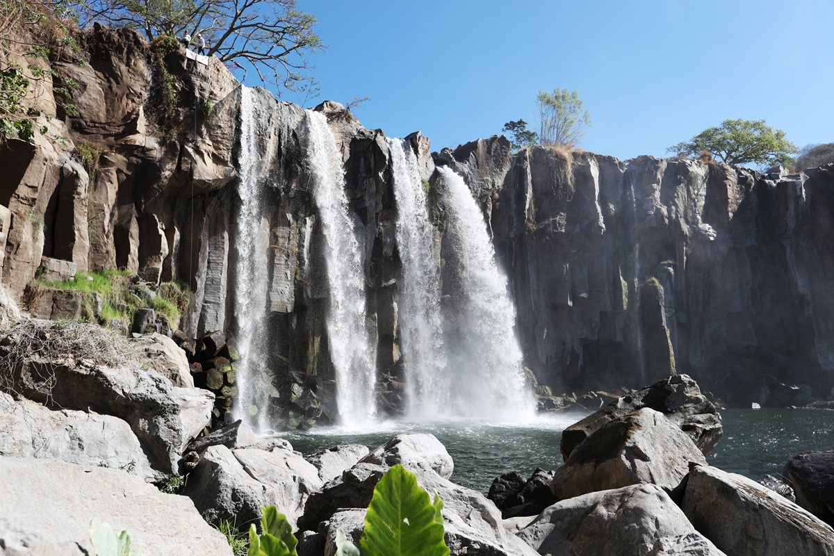 Las impresionantes cataratas Los Amates se ubican entre Oratorio y Santa María Ixhuatán, Santa Rosa. (Foto Prensa Libre: Eduardo González)