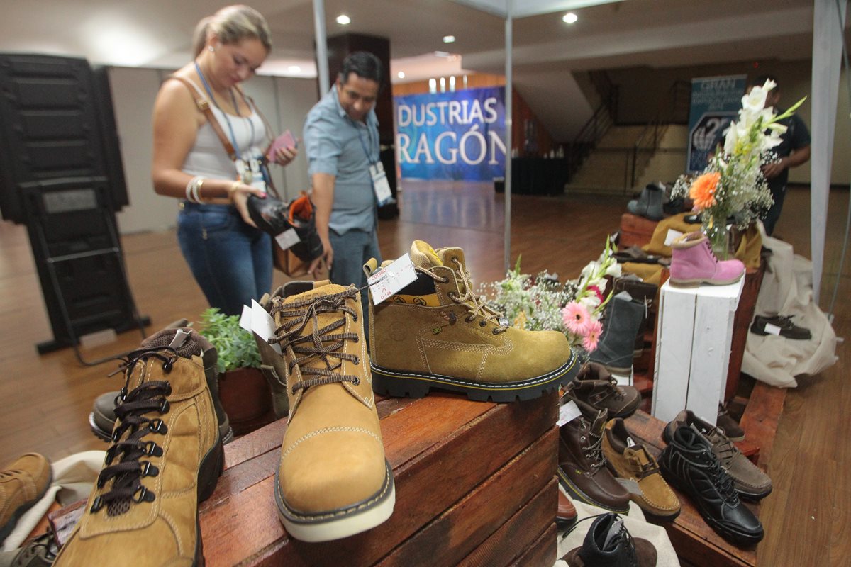 El sector de calzado es uno de los que se opone a firmar el acuerdo con los puntos discutidos. (Foto Prensa Libre: Hemeroteca)