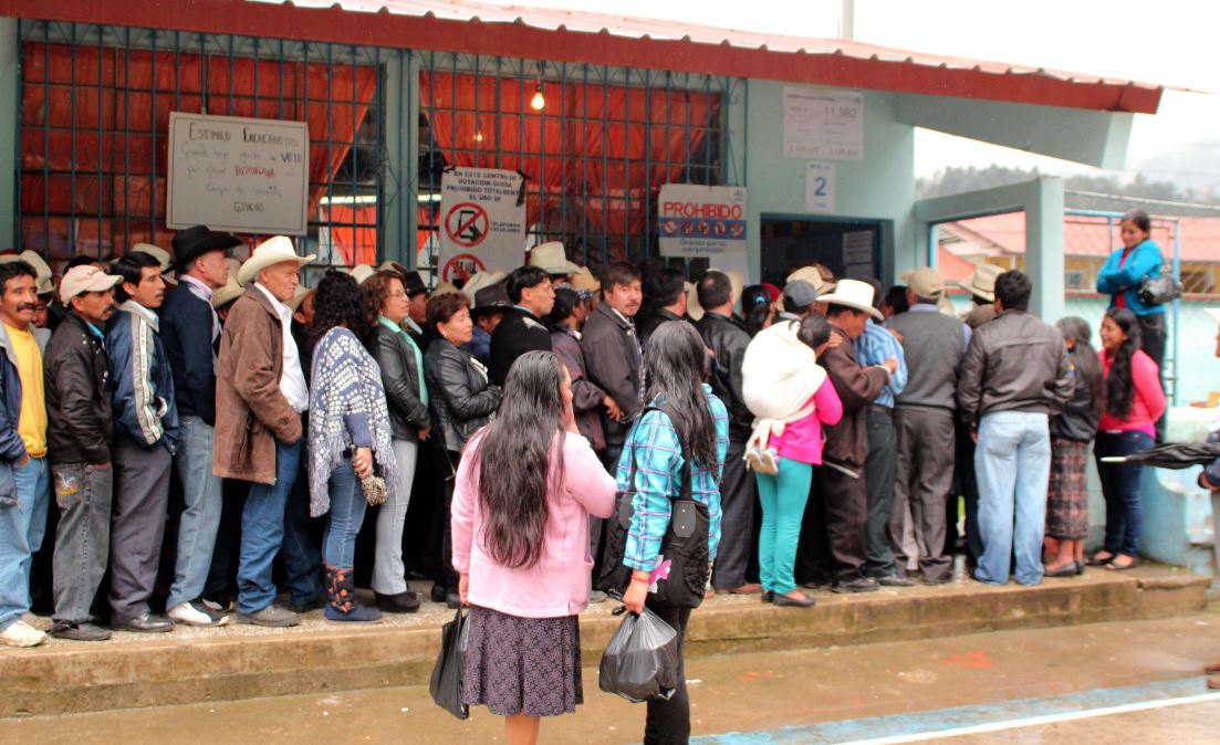 Las protestas cívicas de 2015 condujeron a varias reformas a la Ley Electoral para combatir prácticas como el financiamiento electoral ilícito y el transfuguismo legislativo. (Foto Prensa Libre: Hemeroteca PL)