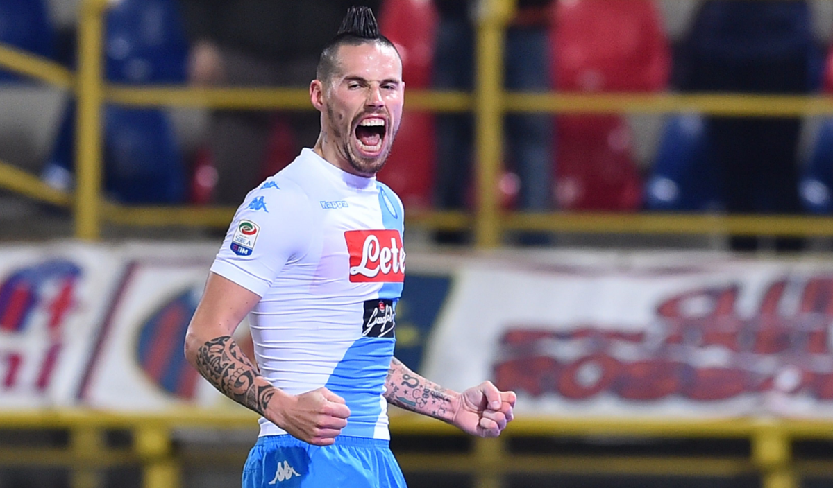 Marek Hamsik es sin duda la principal figura del Nápoli de la liga italiana. (Foto Prensa Libre: AFP)