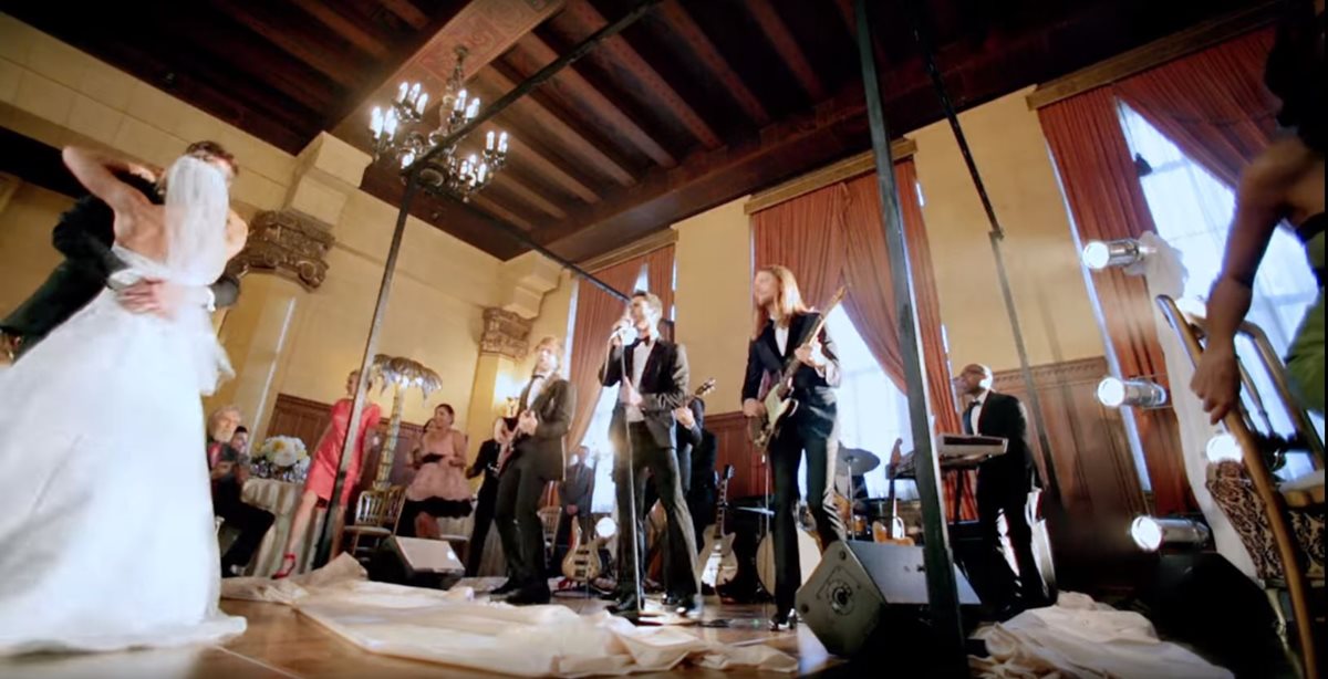 La serie inspirada en Sugar, de la banda Maroon 5, se emitirá en YouTubea partir del 5 de agosto. (Foto Prensa Libre: YouTube Maroon 5)