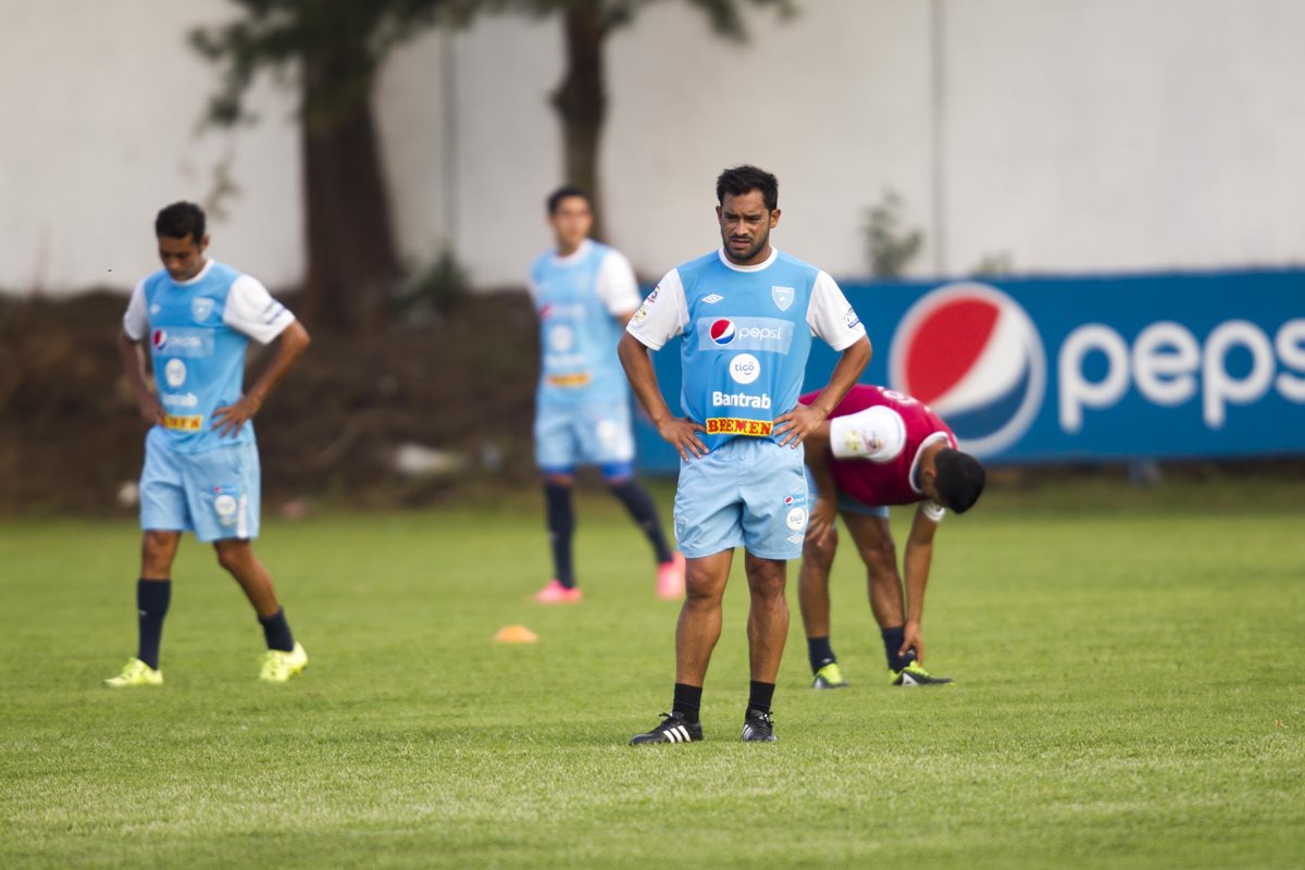 Carlos Ruiz se perderá el partido de vuelta frente a Estados Unidos. (Foto Prensa Libre: Norvin Mendoza)