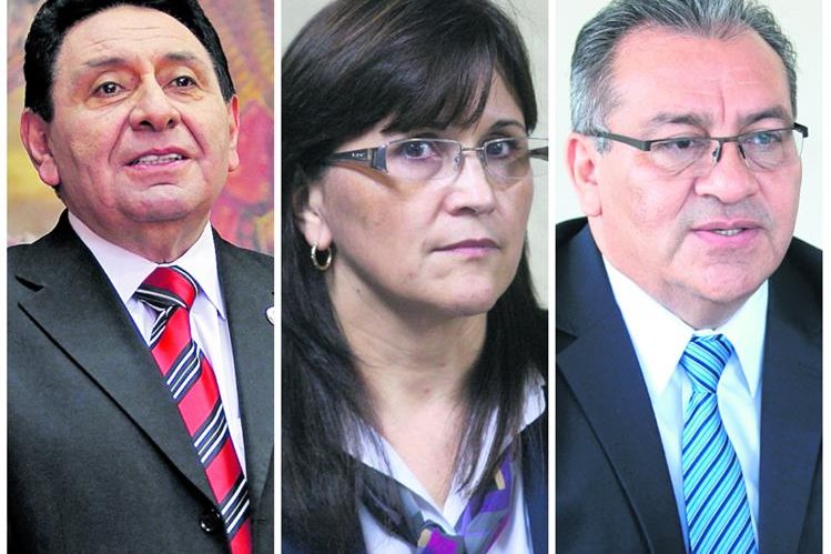 Los magistrados titulares de la CC José Francisco de Mata Vela (izquerda) Gloria Patricia Porras y Bonerge Mejía, señalados por Asociación Dignatarios de la Nación. (Foto Prensa Libre: Hemeroteca)