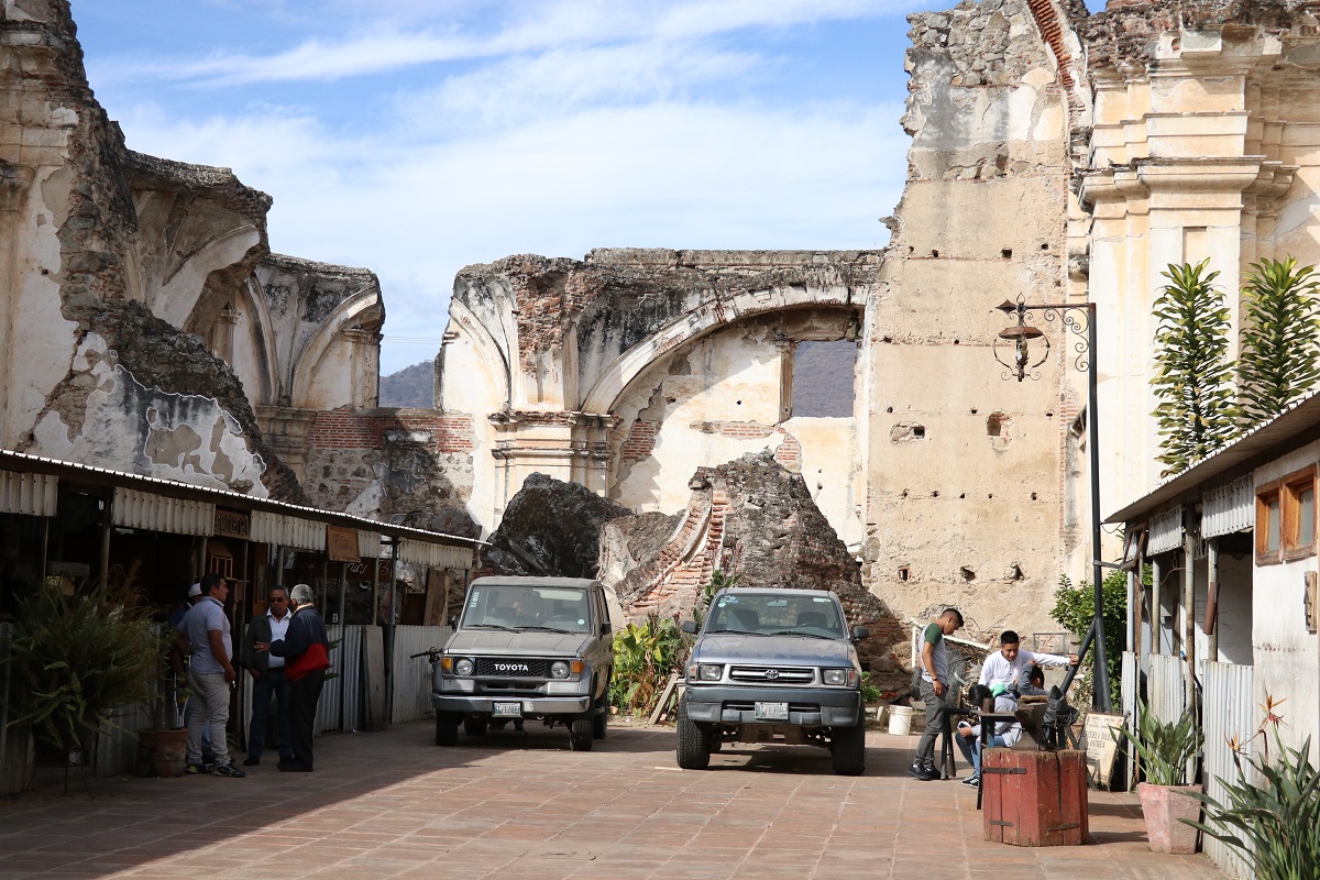 La escuela taller está ubicada en el templo de la Compañía de Jesús de Antigua Guatemala, Sacatepéquez. (Foto Prensa Libre: Julio Sicán)