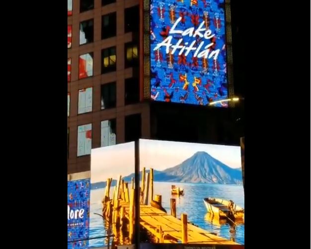 Por segundo año consecutivo Guatemala sale a la caza de turistas proyectando su campaña "Corazón del Mundo Maya" en el Times Square, Nueva York. (Foto, Prensa Libre: Twitter usuario @GHe95158681).