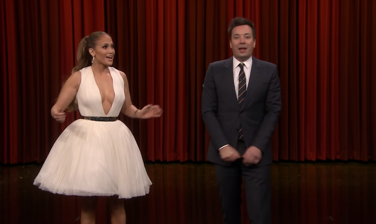 Jennifer López volvió a destacar en el programa de Jimmy Fallon (Foto Prensa Libre: YouTube / The Tonight Show).