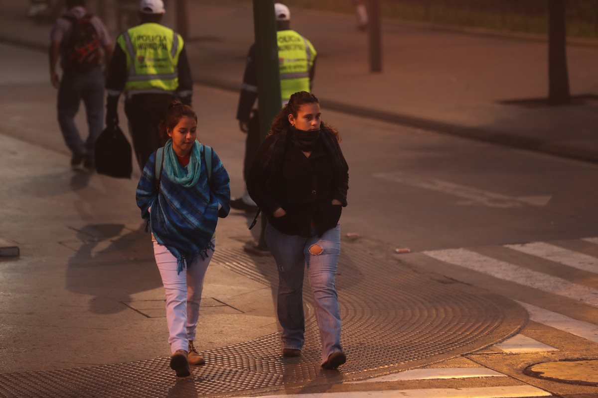 Autoridades recomiendan abrigarse bien. (Foto Prensa Libre: Érick Ávila)