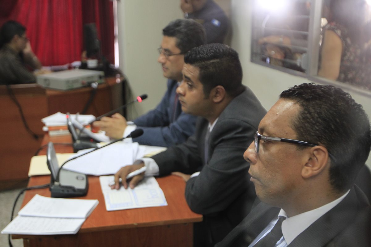 José Montenegro y Fernando Zapeta, durante una de las audiencias en el Juzgado Tercero Penal. (Foto Prensa Libre: HemerotecaPL)