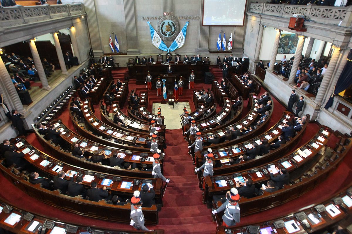 Los diputados frenarán discusión de  las reformas electorales pero insistirán en aprobar sanciones para ministros que no acudan a citaciones. (Foto Prensa Libre: A. Interiano)