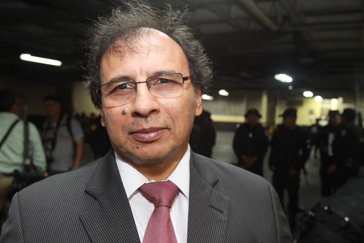 Giovanni Marroquín llega a la Torre de Tribunales, durante una audiencia. (Foto Prensa Libre: Hemeroteca PL)