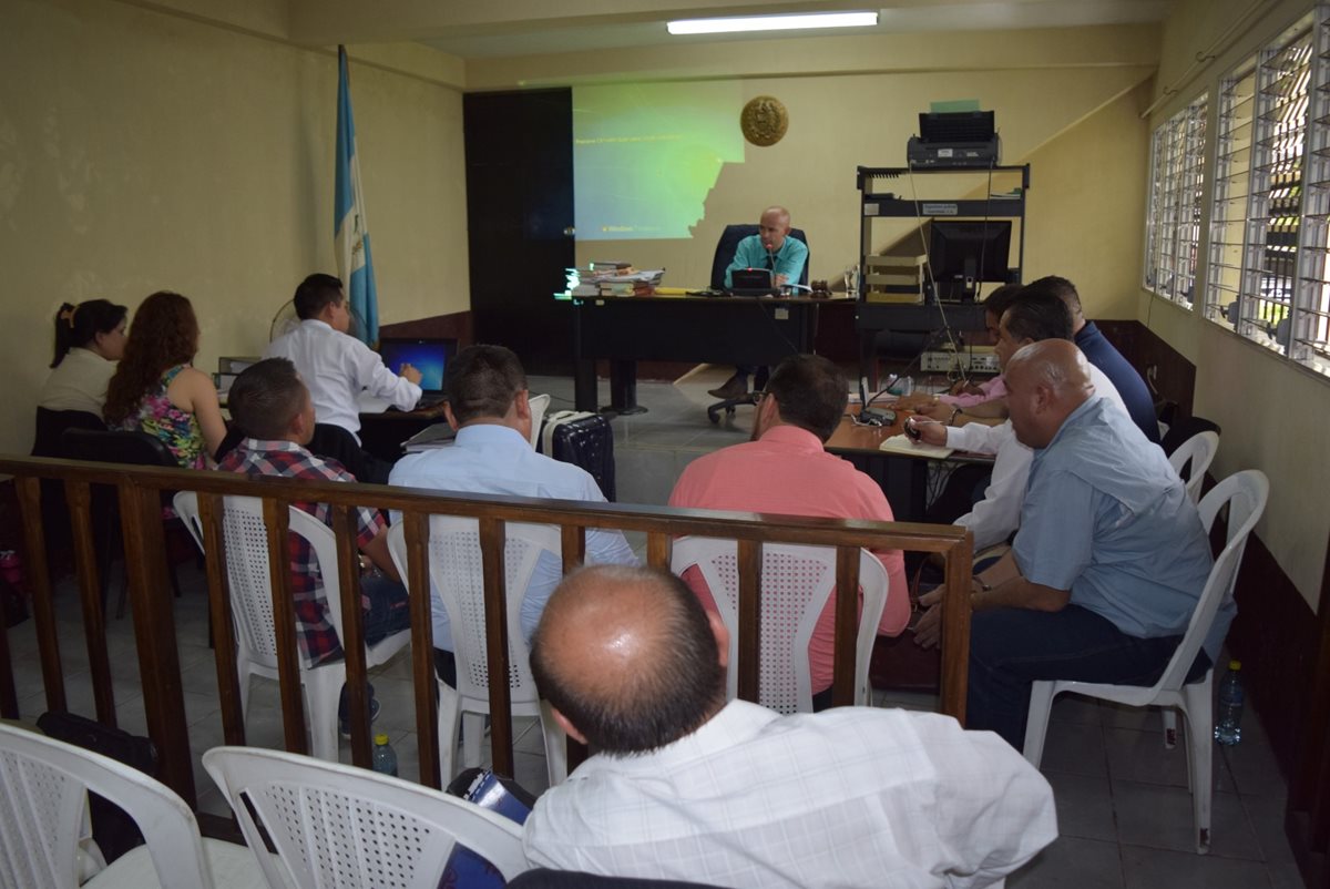 Audiencia de primera declaración a tres presuntos jefes de la estructura criminal “El Flaco” en el Juzgado de Primera Instancia Penal de Santa Lucia Cotzumalguapa, Escuintla. (Foto Prensa Libre: Enrique Paredes)