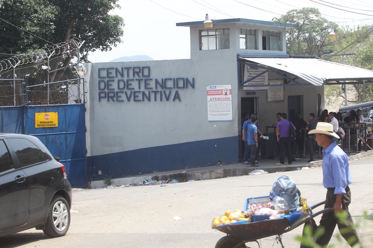 El Preventivo en la zona 18 podría recibir unos 30 reos de Mariscal Zavala. (Foto Prensa Libre: Hemeroteca PL)