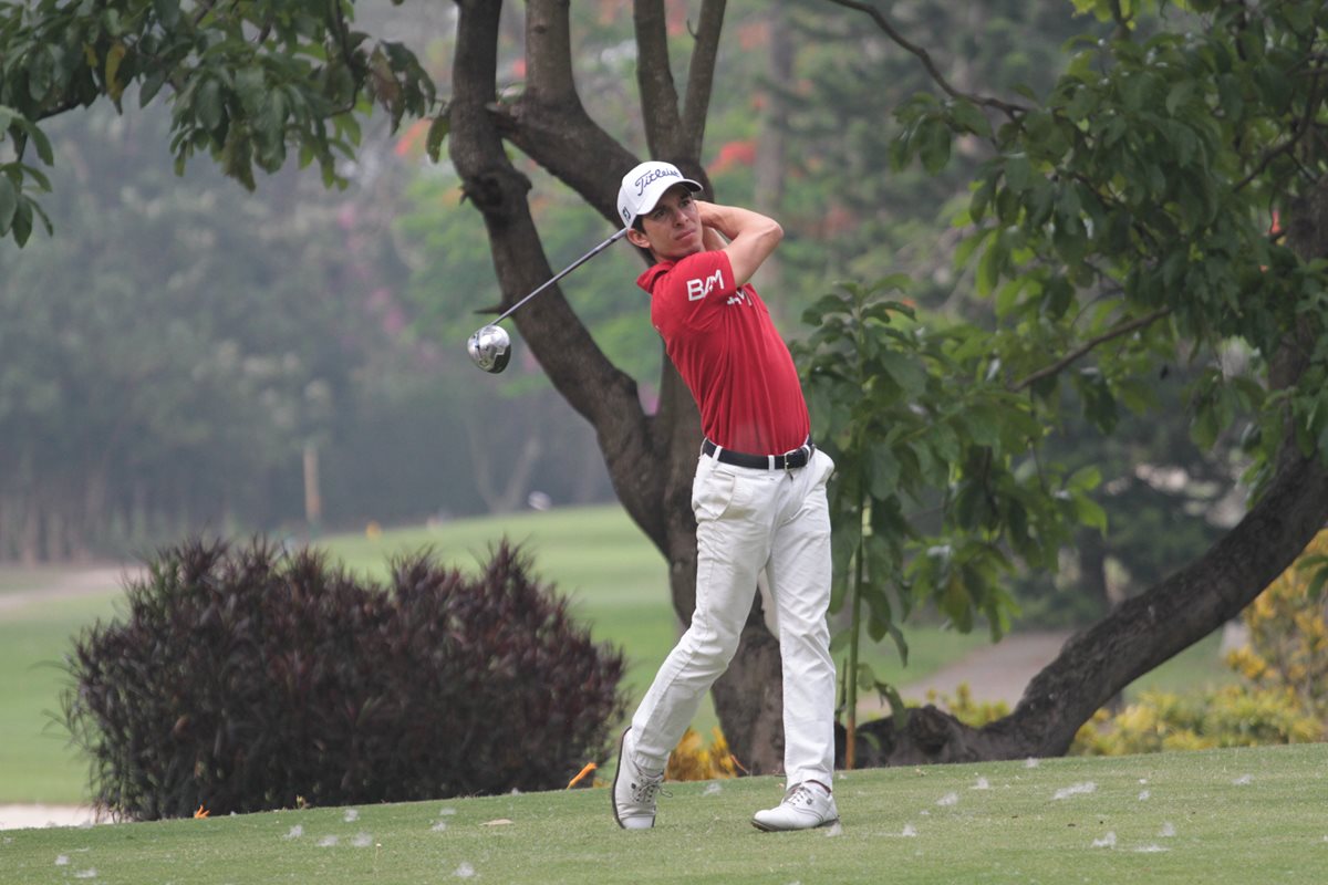 Pablo Acuña mantuvo la serenidad para cerrar con broche de oro el Mayan Open 2016. (Foto Prensa Libre: Asogolf)