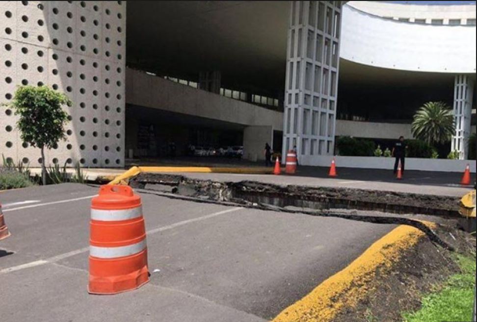 Aeropuerto Internacional de México volvió a habilitar instalaciones, después de evaluar daños por terremoto que en su mayoría fueron en áreas externas. (Foto Prensa Libre: www.sandiegored.com)