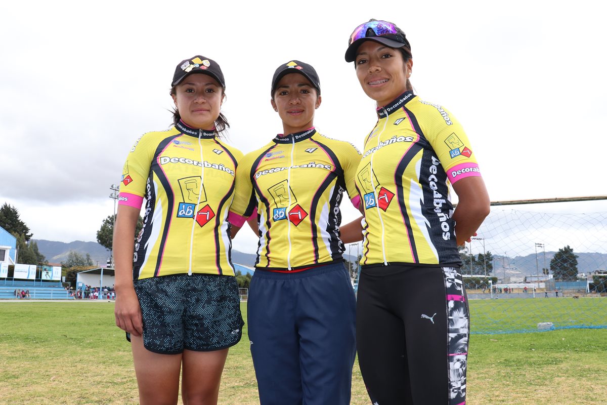 Cinthya Lee, Flory de León y Gabriela Soto siguen en la preparación para la temporada 2018. (Foto Prensa Libre: Raúl Juárez)