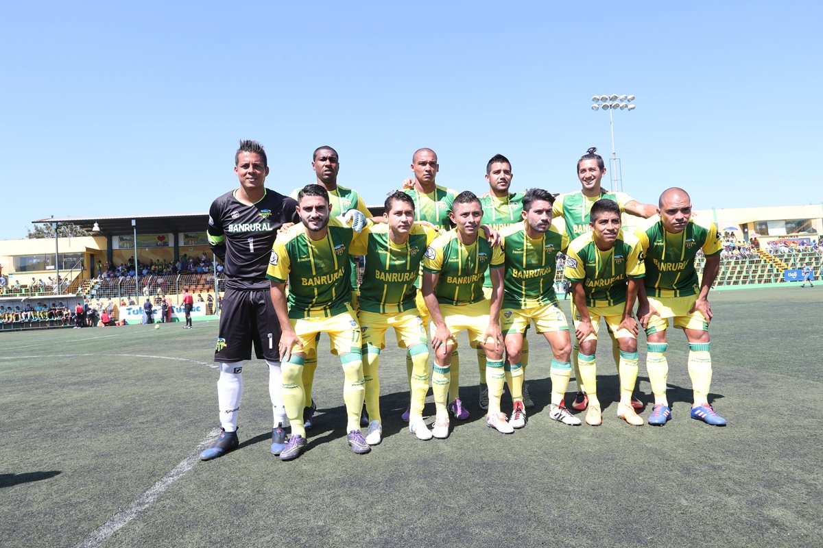 Petapa, que clasificó de forma directa a las semifinales del Apertura 2017 por haber ocupado el segundo puesto de la fase regular, espera hacer historia en este campeonato, de la mano del técnico argentino Ramiro Cepeda. (Foto Prensa Libre: Edwin Fajardo)