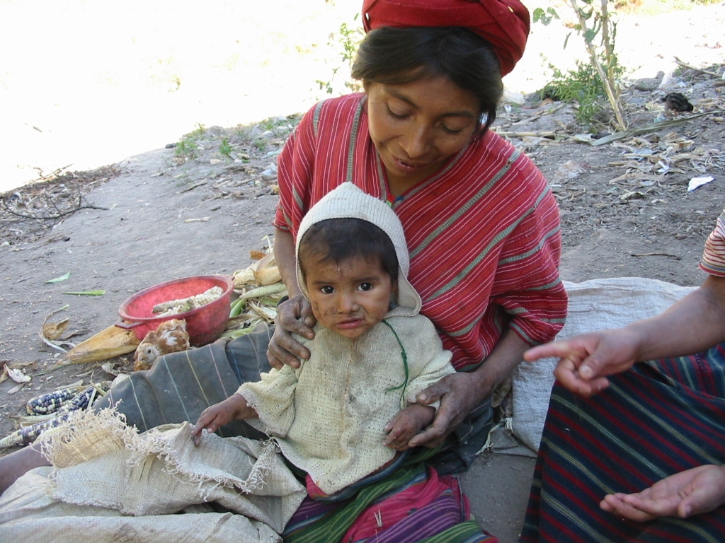 En varios municipios de Huehuetenango el Ministerio de Salud detectó que siete de cada diez niños padecen desnutrición crónica. (Foto Prensa Libre: M. Castillo)