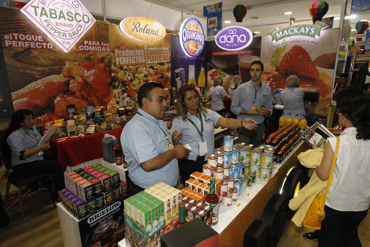 Las tendencias tanto alimentos como en tecnología cambian las demanda y oferta de los restaurantes. (Foto, Prensa Libre: Paulo Raquec)