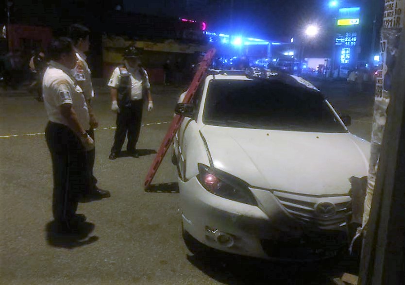 Dos mujeres murieron en el vehículo que se trasladaban, en zona 3 de Mixco.