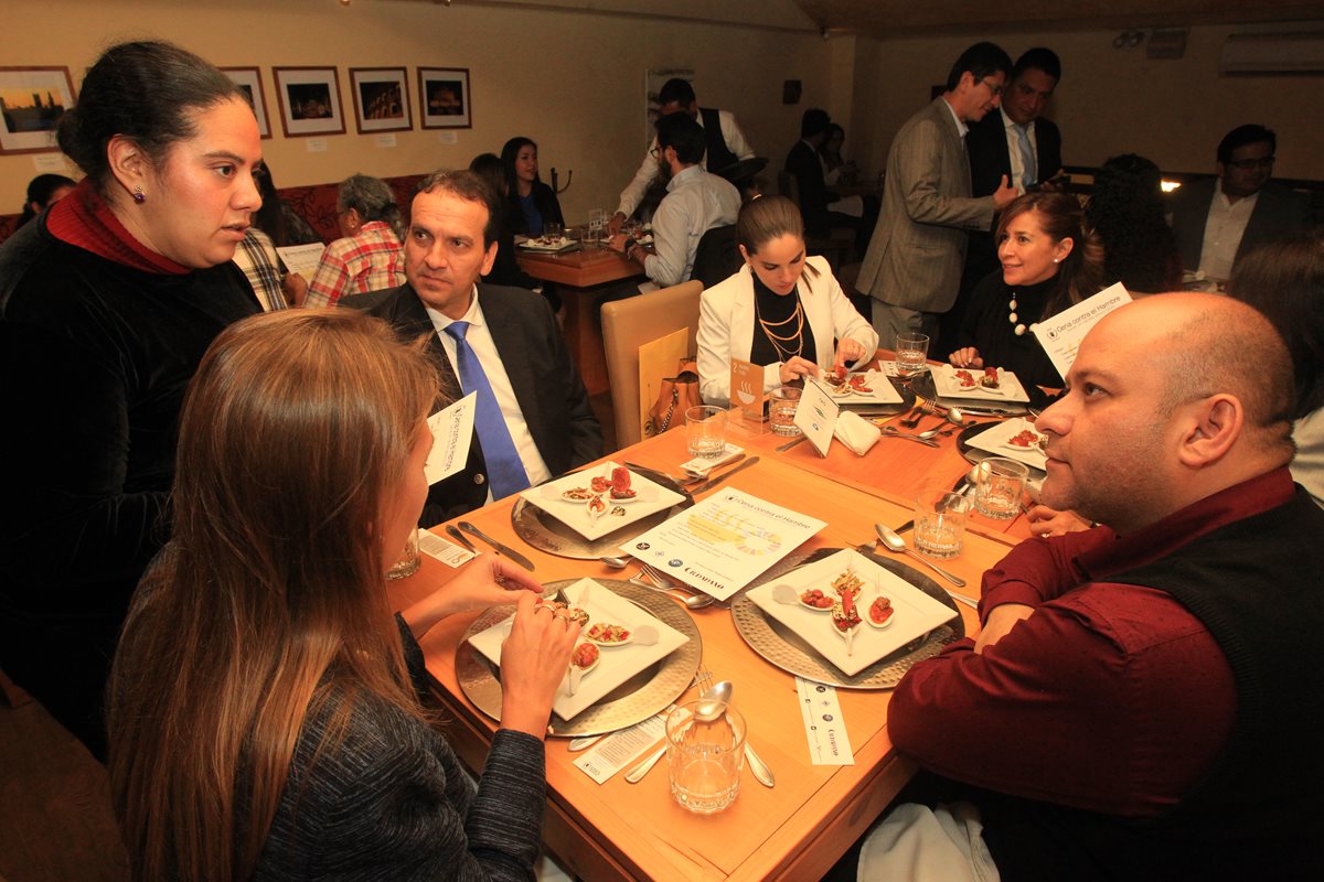 La Cena Global para una Alimentación Sostenible se llevó a cabo el miércoles por la noche en varios países de manera simultánea. (Fotos Prensa Libre, Estuardo Paredes)