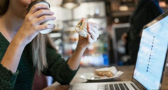 ¿Cómo es la hora del almuerzo en diferentes partes del mundo? (Foto Prensa Libre: Istock)