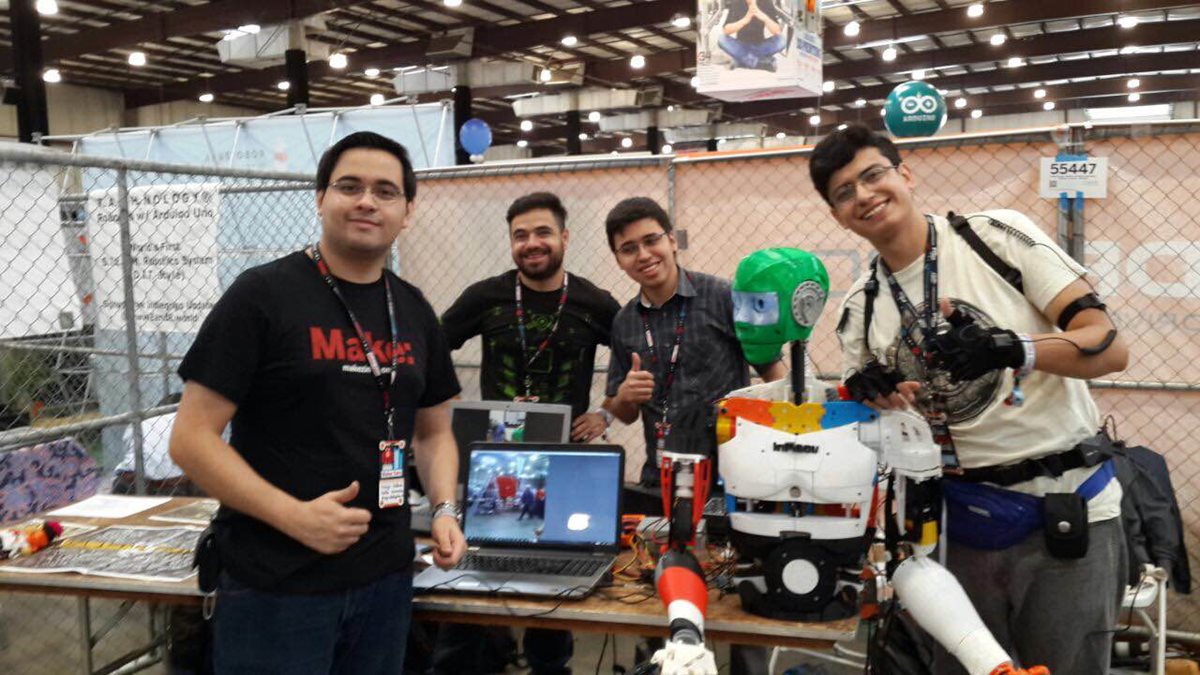 El equipo de Turing Lab presentó proyectos de robótica e Inteligencia Artificial. (Foto Prensa Libre: Alí Lemus)