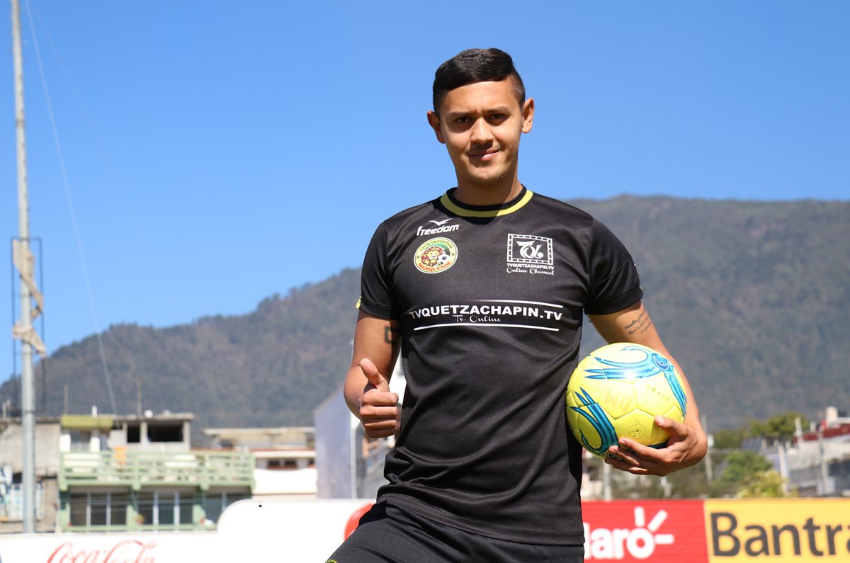 Luis Rodas confía en aportar su cuota goleadora en beneficio del Deportivo Marquense. (Foto Prensa Libre: Raúl Juárez)