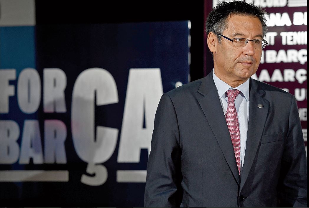 Josep Bartomeu criticó a los Neymar por no informar a tiempo de que dejaría el Barcelona. (Foto Prensa Libre: AFP)