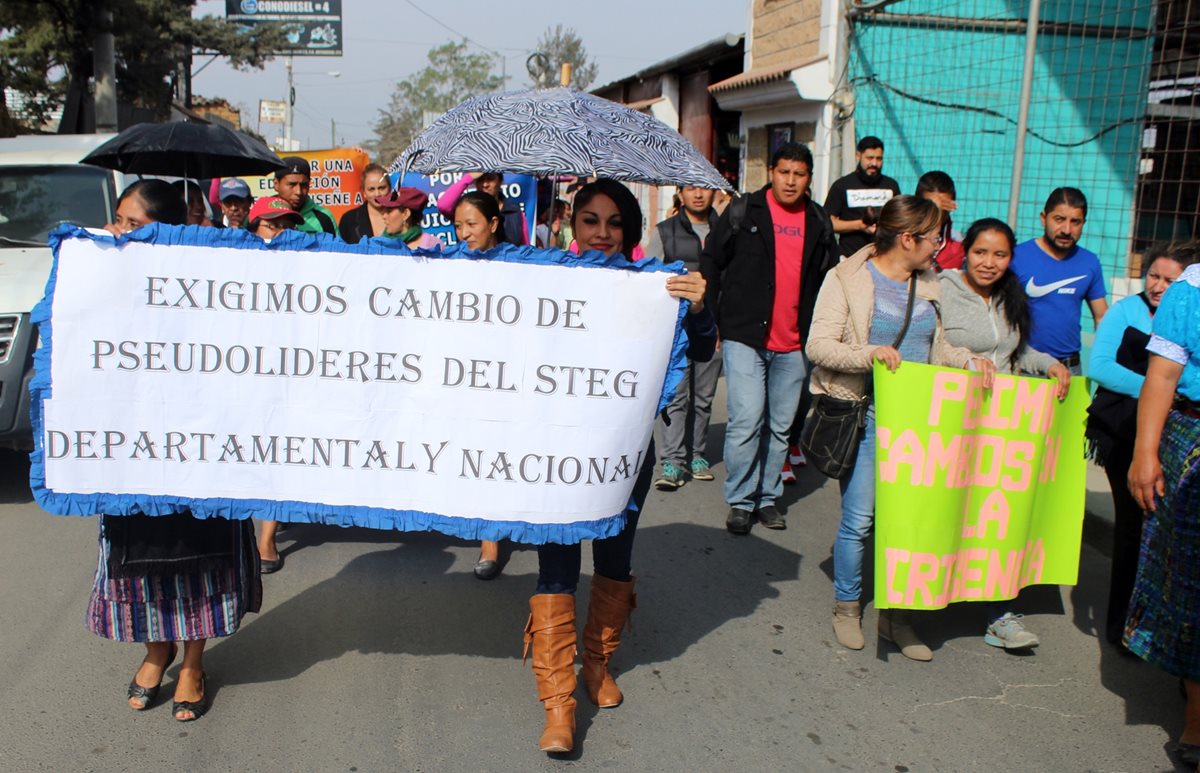 Protesta de docentes en Santa Cruz del Quiché. (Foto Prensa Libre: Óscar Figueroa).