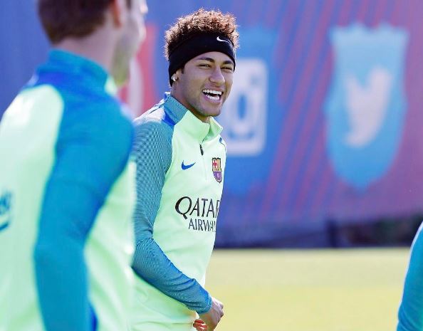 Neymar ha tenido un gran desempeño con la selección de Brasil y con el FC Barcelona. (Foto Prensa Libre: Instagram Neymar)