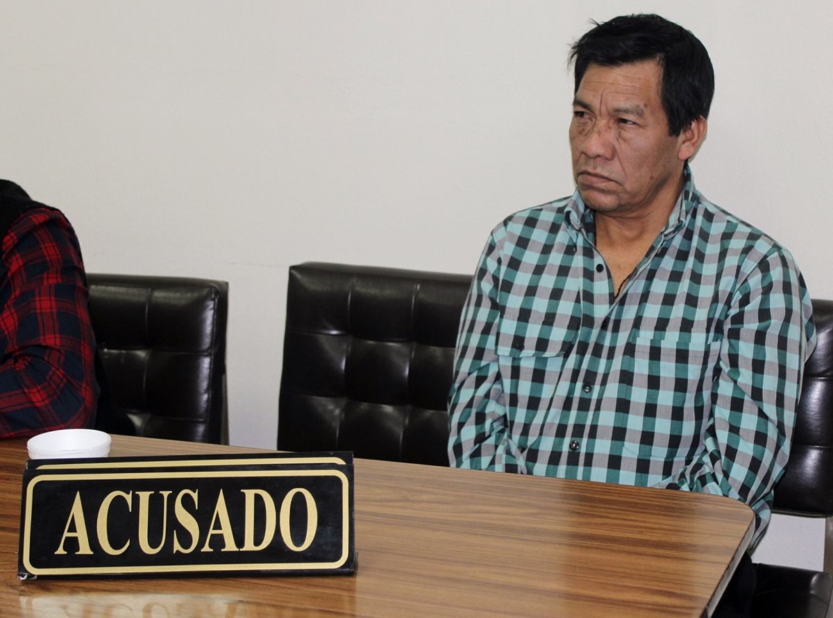 Cristóbal De León durante la audiencia. (Foto Prensa Libre: Óscar Figueroa)