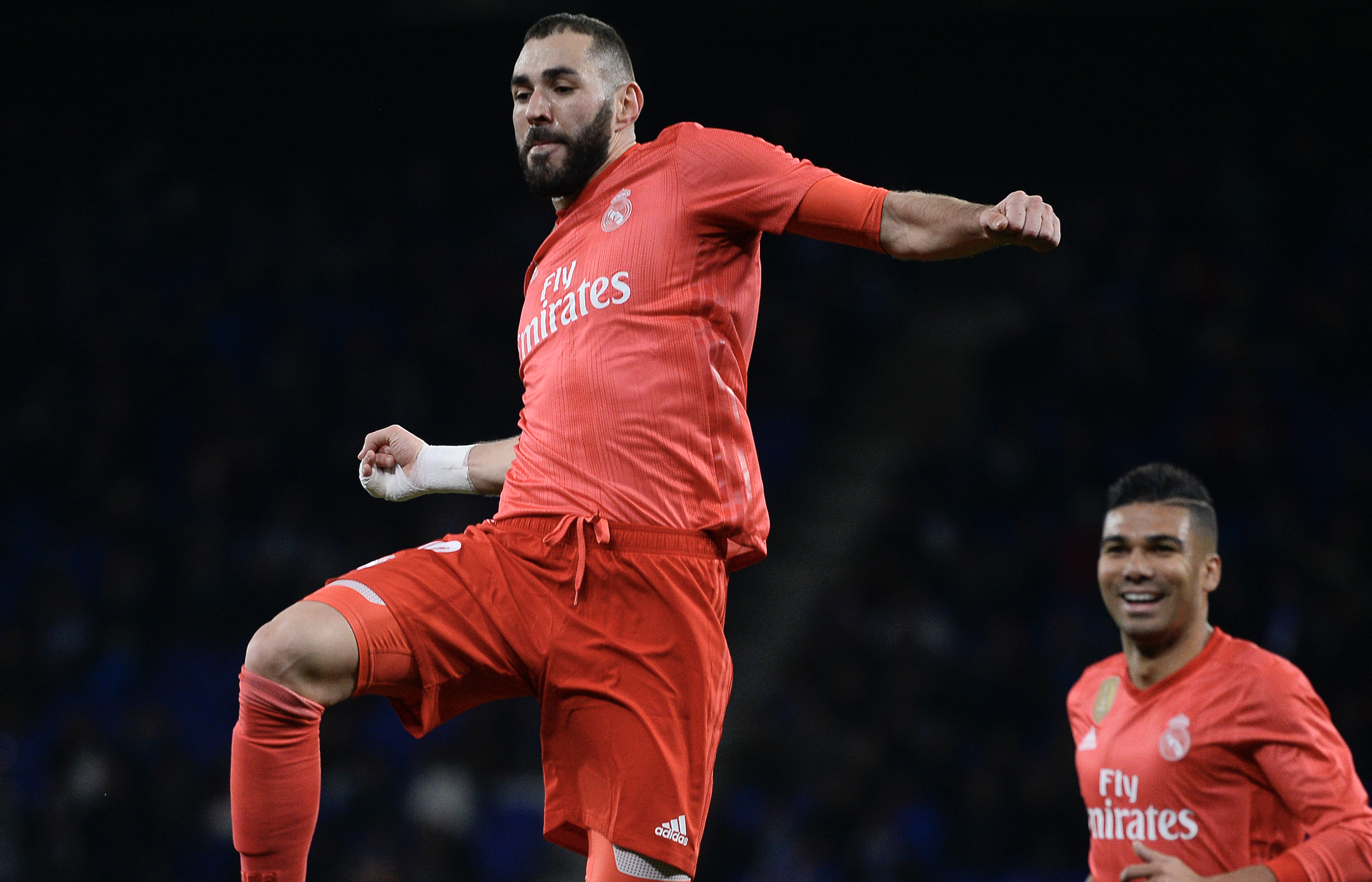 Karim Benzema consiguió un doblete en la victoria del Real Madrid contra el Espanyol. (Foto Prensa Libre: AFP)