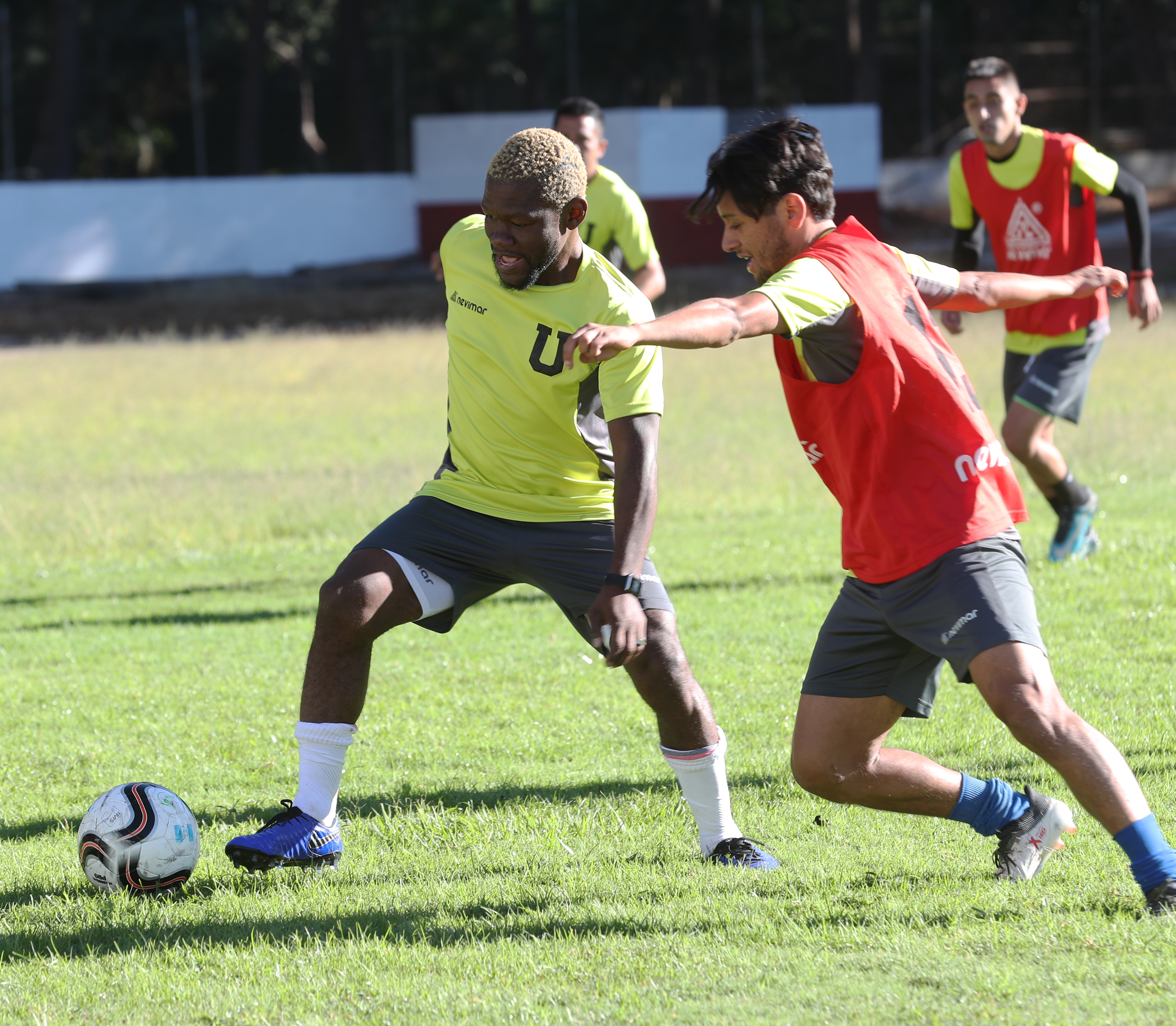 La Universidad se ha renovado para el Clausura 2018, luego de haber terminado el Apertura 2018 en zona de descenso de la Primera División. Futeca es su máximo patrocinador, Rigoberto la Chula Gómez es su nuevo entrenador y ha regresado a sus filas Milton Omar Tyson Núñez (Foto Prensa Libre: Edwin Fajardo)