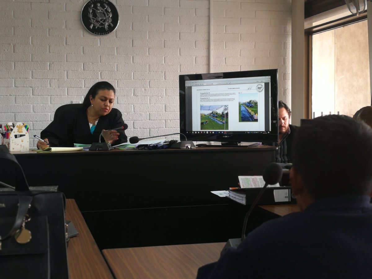 Juicio extinción por casa de Waldemar Lorenzana. (Foto Prensa Libre: Kenneth Monzón)