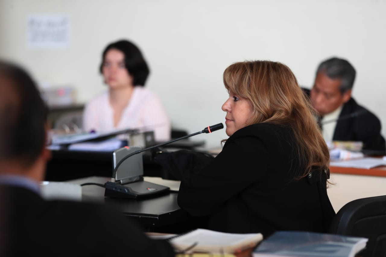 En el juicio del caso Lavado y Política declaró la exempleada bancaria Sandra Elizabeth Sayas. (Foto Prensa Libre: Carlos Hernández)