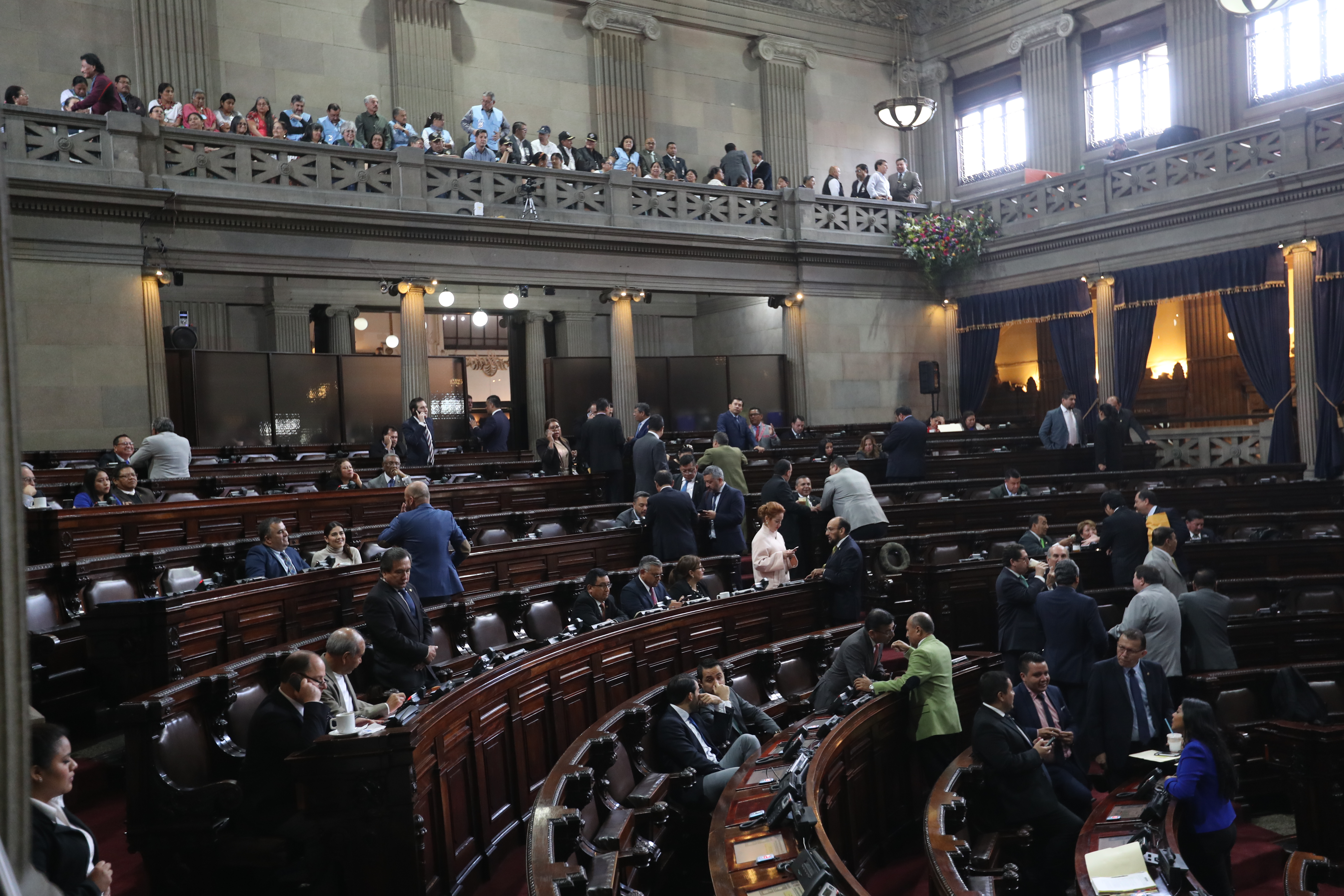 El pleno del Congreso realizó el sorteo para integrar la Comisión Pesquisidora que verá el antejuicio contra tres magistrados de la CC. (Foto Prensa Libre: Erick Ávila)